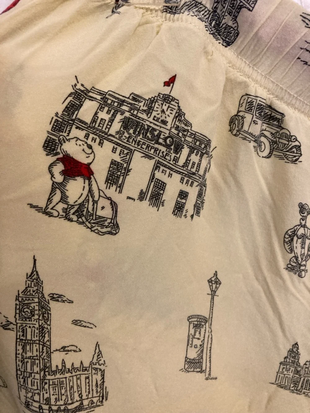 Disney Winnie the Pooh in London Balloon Pajama Set - Picture 7 of 13